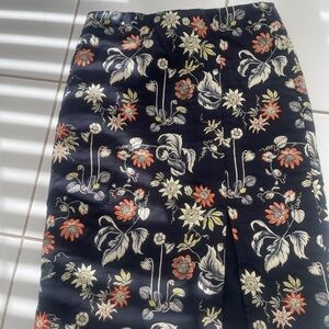 Ann Tyler gorgeous texture fabric skirt in great conditions